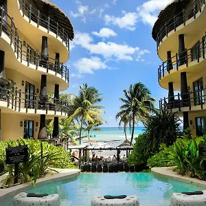 Hotel El Taj Oceanfront And Beachside ****