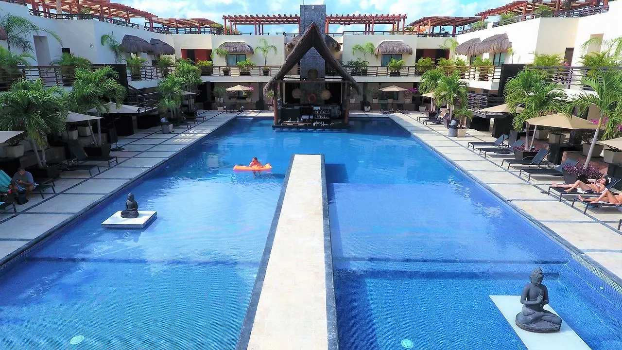 **** Aparthotel Aldea Thai By Blue Oceanfront Playa del Carmen Mexiko